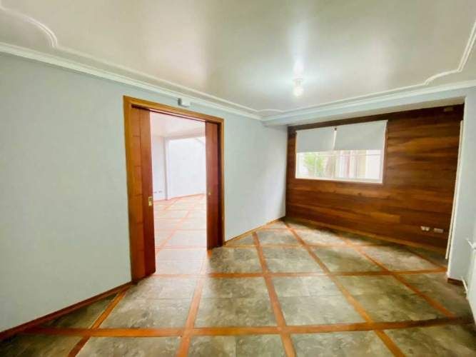 CASA, SECTOR LOS AROMOS (104484)