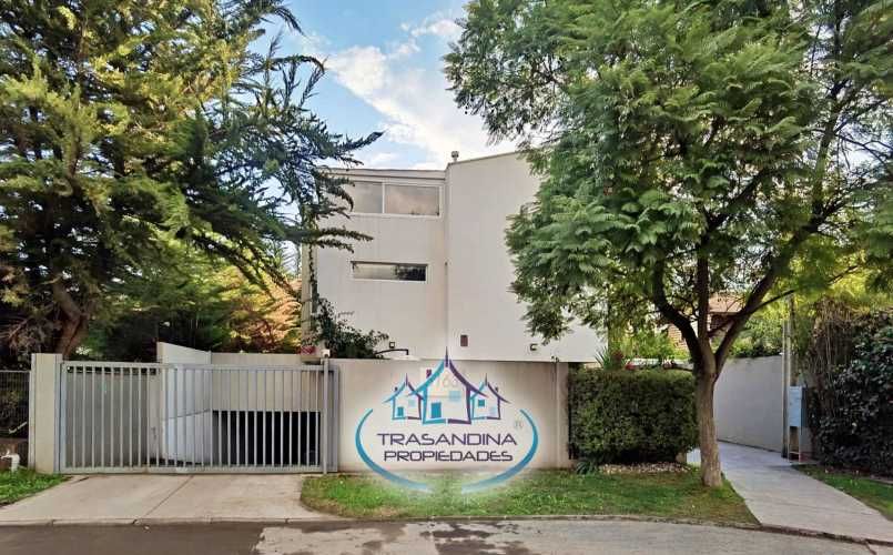 CASA AMOBLADA 3D 4B 2E en Peñalolén - Santiago