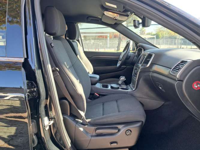 JEEP GRAND CHEROKEE LAREDO 3.6 AUT 2019