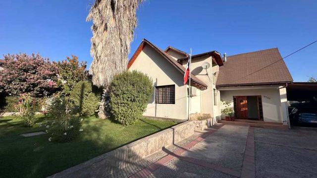 REBAJADA Se Vende Linda Casa con Espectacular Vista Despejada, Loteo Las Vizcachas, Puente Alto.