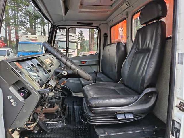 CAMION MERCEDES BENZ 711 AÑO 2005