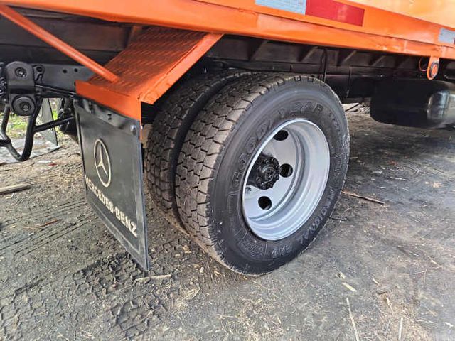 CAMION MERCEDES BENZ 711 AÑO 2005