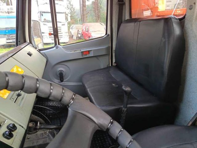 CAMION MERCEDES BENZ 711 AÑO 2005