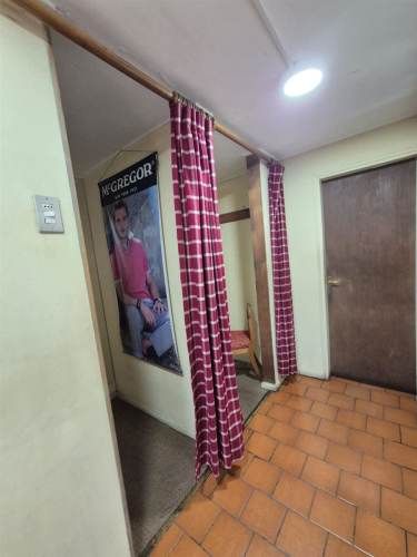 LOCAL COMERCIAL 1 sur