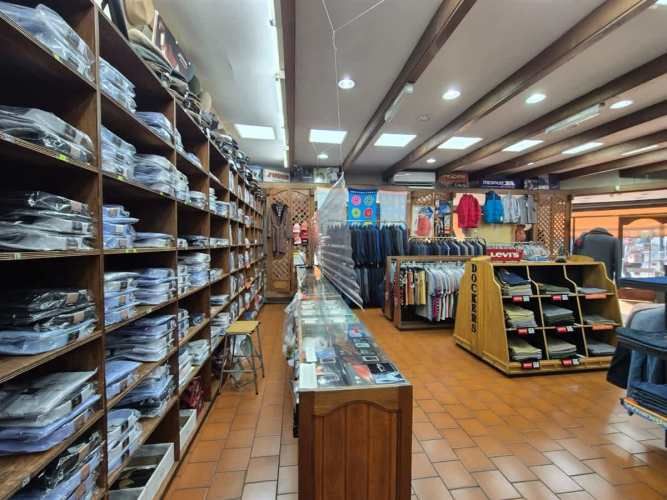 LOCAL COMERCIAL 1 sur