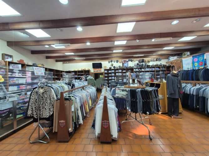 LOCAL COMERCIAL 1 sur