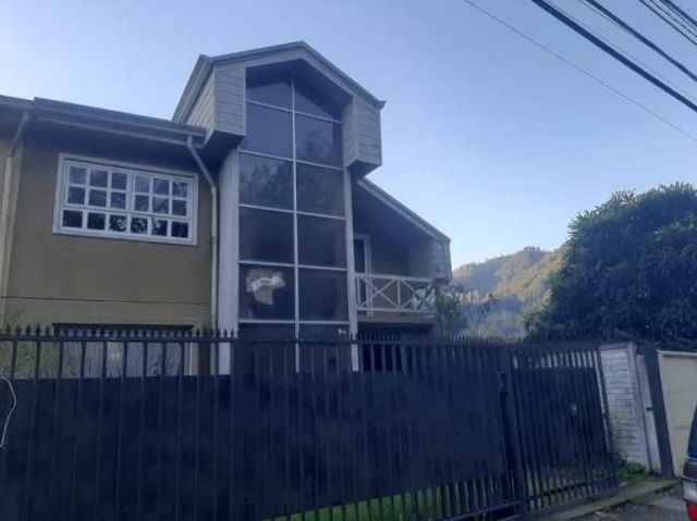 Amplia casa en Venta, Chiguayante