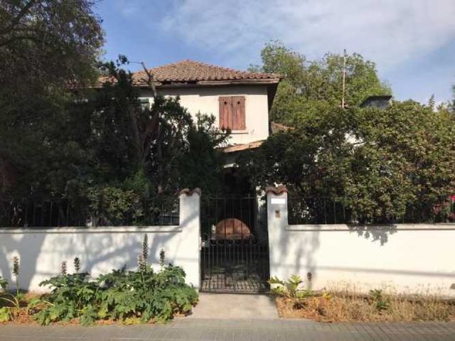 PLAZA CHILE PERU, CENTRO DE LA REINA