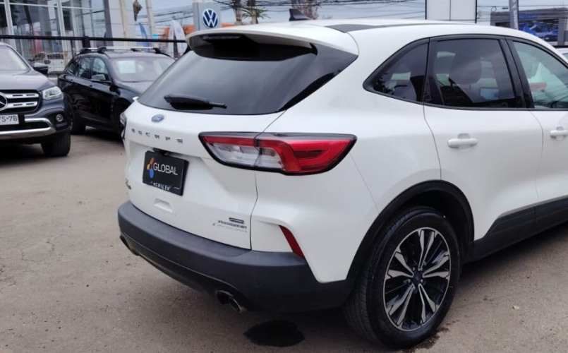 FORD ESCAPE SE HYBRIDO 2.5 FULL AUT. AÑO 2023