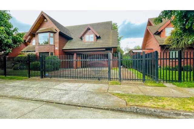 Amplia casa en sector consolidado de temuco