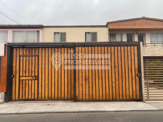 SE ARRIENDA CASA EN SECTOR SUR