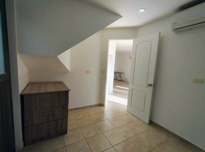 Casa EL TREBÓL // CAMINO LONQUÉN