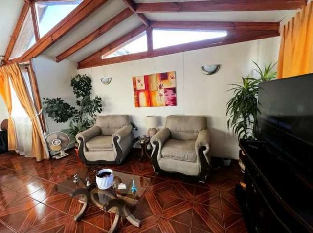 CASA  IDEAL PARA INVERSIÓN EN RECREO, VIÑA