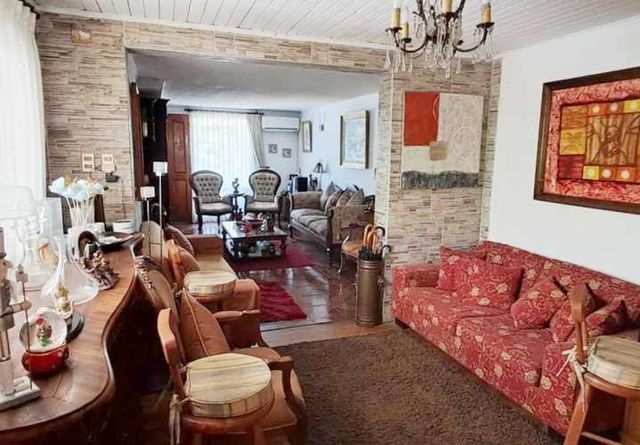 CASA REMODELA CON PATIO 3 HABITACIONES 2 BAÑOS