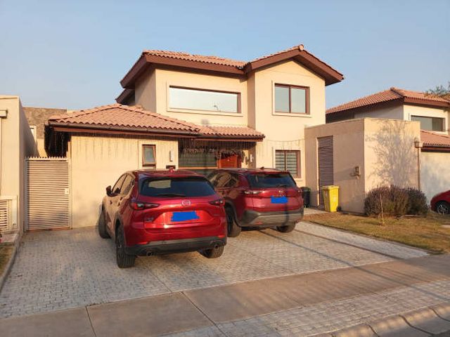 SOLIDA Y LINDA CASA EN CONDOMINIO ALCAZAR BRISAS NORTE