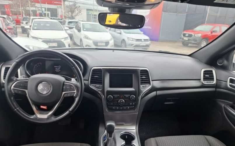 JEEP GRAND CHEROKEE LAREDO 4X2 3.6 FULL AUT. AÑO 2021