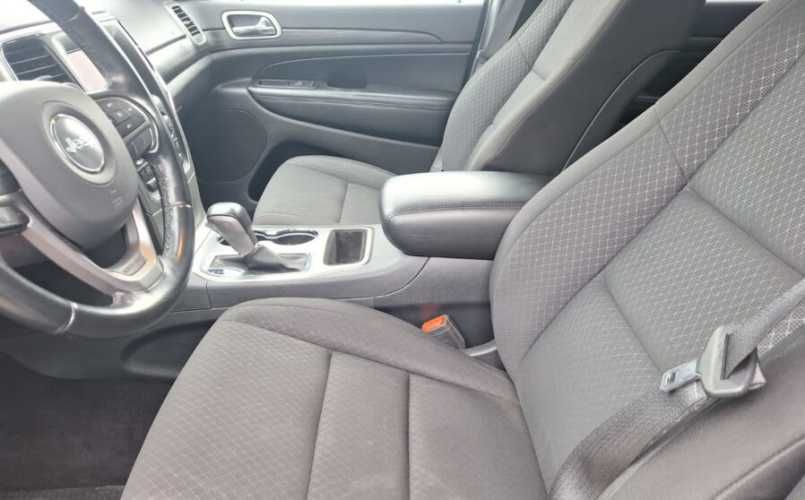 JEEP GRAND CHEROKEE LAREDO 4X2 3.6 FULL AUT. AÑO 2021