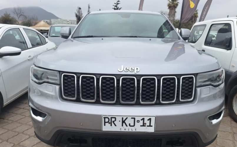 JEEP GRAND CHEROKEE LAREDO 4X2 3.6 FULL AUT. AÑO 2021