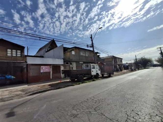 CASA En Venta Casa con 2° Piso en Villa Los Naranjos