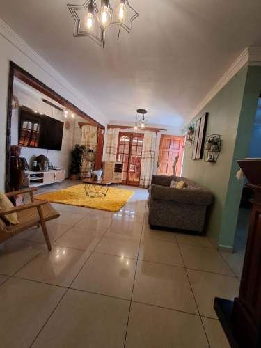 VENTA LINDA CASA  SECTOR NORTE