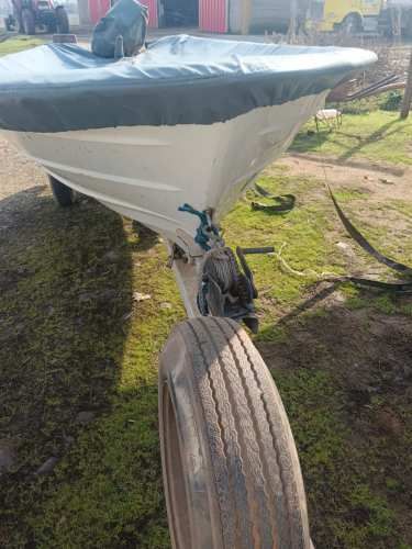 Bote con Motor Yamaha 15HP y accesorios