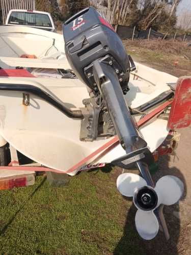 Bote con Motor Yamaha 15HP y accesorios