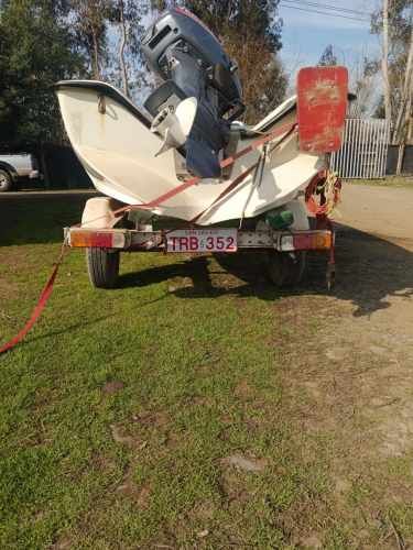 Bote con Motor Yamaha 15HP y accesorios