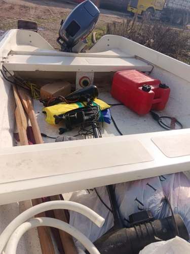 Bote con Motor Yamaha 15HP y accesorios