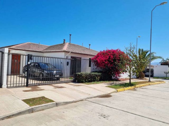 Casa en Venta Los Hibiscus, La Serena (105430)