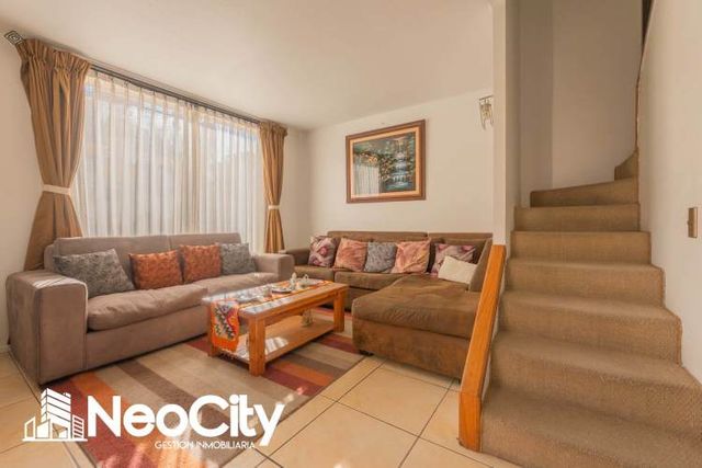 En Venta casa en Condominio Las Palmas I – Seguridad y vida familiar