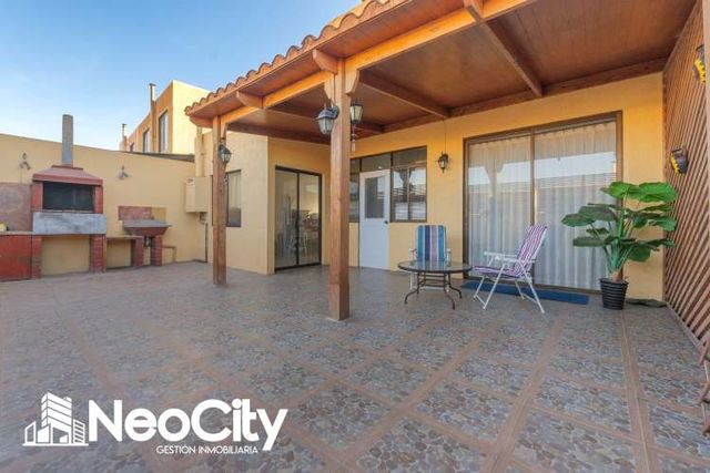 En Venta casa en Condominio Las Palmas I – Seguridad y vida familiar