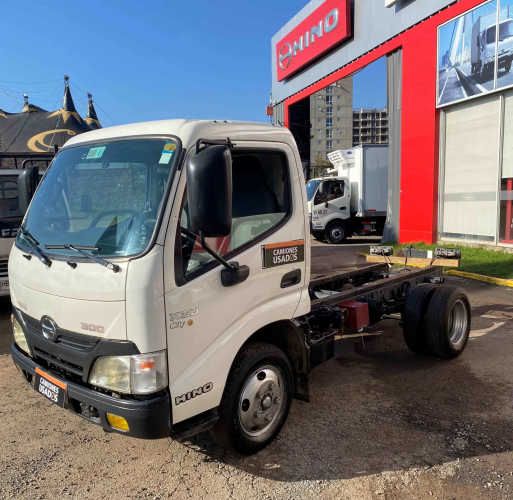 Camión Hino XZU CITY año 2015