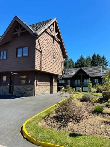 Casa En Venta De 3 Dorm. En Pucón Condominio Alicura