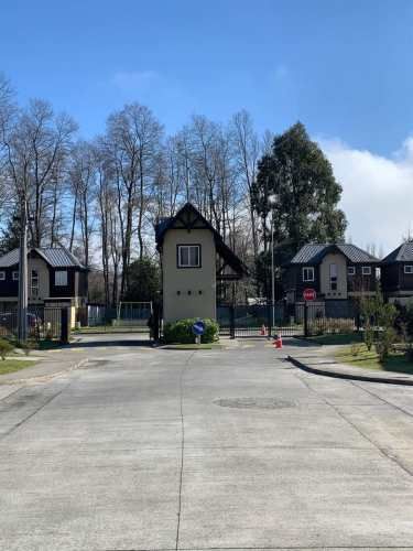 Casa En Venta De 3 Dorm. En Pucón