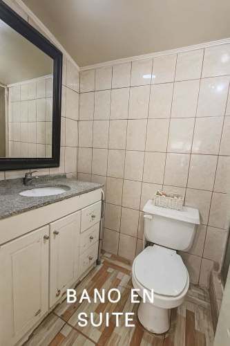 Casa esquina con espacio habilitado para local en venta Maipú