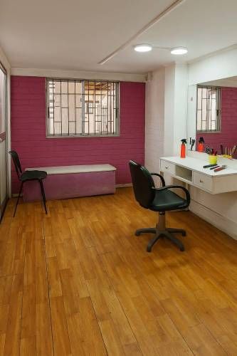 Casa esquina con espacio habilitado para local en venta Maipú