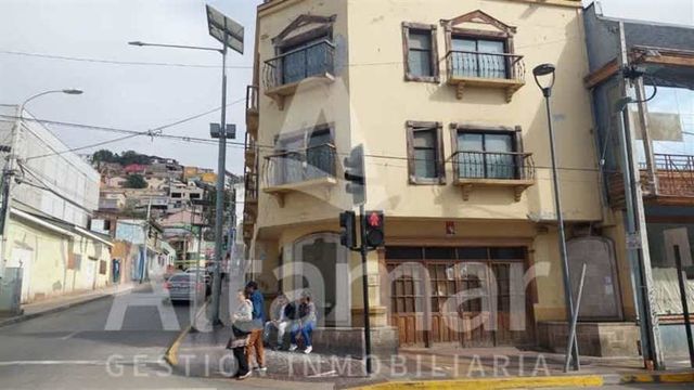 LOCAL COMERCIAL Aldunate esquina Las Heras