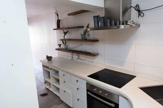 Se arrienda dpto para oficina en Av Brasil. (105795)