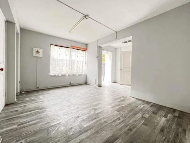 LOS ORIENTES ARRIENDA CASA COMERCIAL TRES PISOS 7 NORTE VIÑA