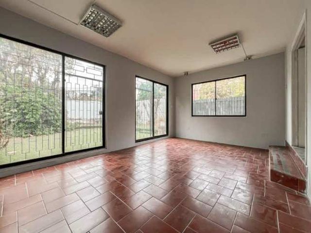 LOS ORIENTES ARRIENDA CASA COMERCIAL TRES PISOS 7 NORTE VIÑA