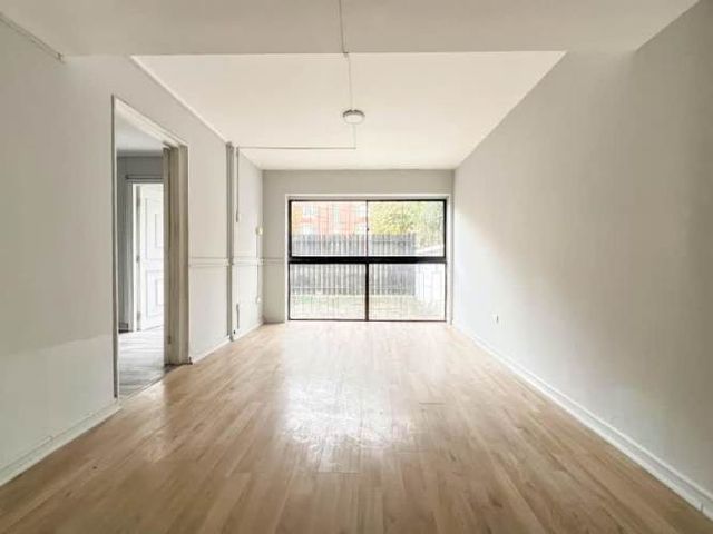 LOS ORIENTES ARRIENDA CASA COMERCIAL TRES PISOS 7 NORTE VIÑA