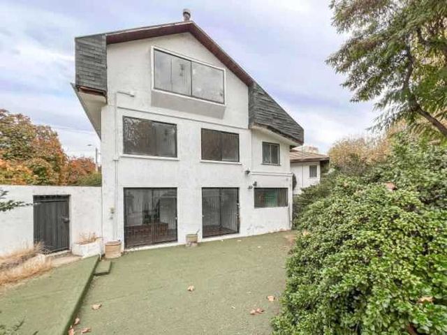 LOS ORIENTES ARRIENDA CASA COMERCIAL TRES PISOS 7 NORTE VIÑA