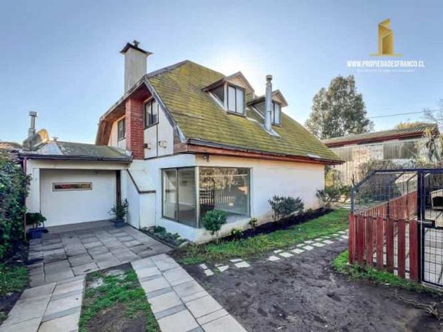 LOS ROMEROS. VENDE CASA REMODELADA 5D 4B SECTOR RESIDENCIAL