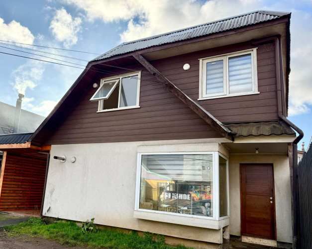 Amplia Casa en Venta en Villa San Isidro, Labranza.