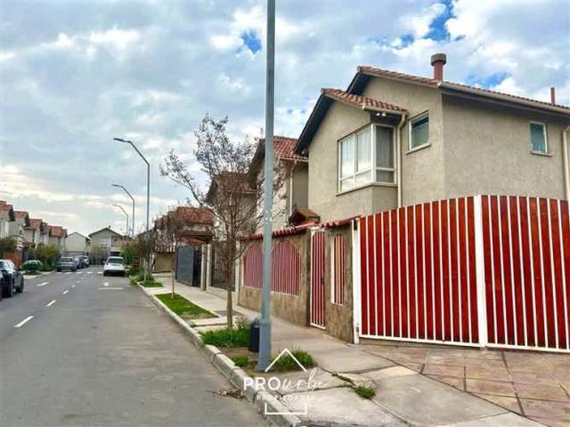 CASA Casa con Excelente Distribución, 3D 2B de 2 Pisos, Baquedano, SanBernardo