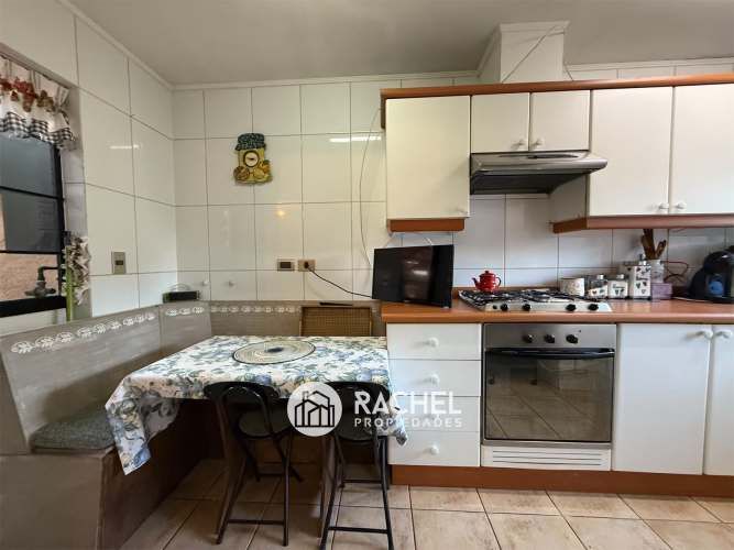 SE VENDE LINDA CASA CON QUINCHO EN PASAJE CERRADO, Sector Valle de Alcalá