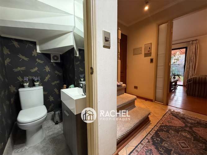 SE VENDE LINDA CASA CON QUINCHO EN PASAJE CERRADO, Sector Valle de Alcalá