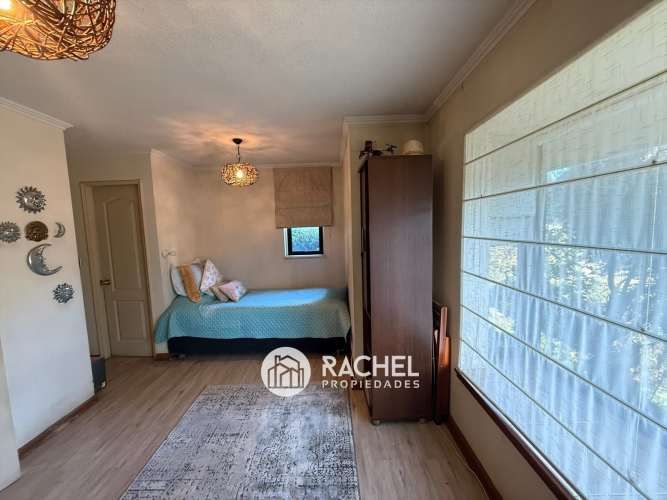 SE VENDE LINDA CASA CON QUINCHO EN PASAJE CERRADO, Sector Valle de Alcalá