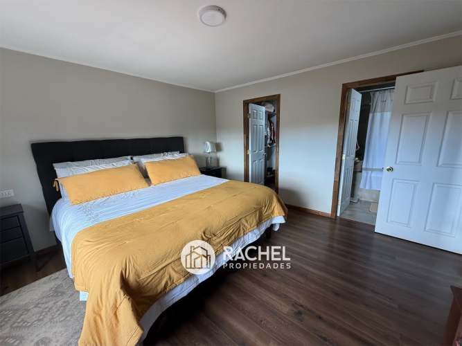 SE ARRIENDA HERMOSA CASA EN CONDOMINIO DE PARCELAS- Sector Mirador de Pumalal