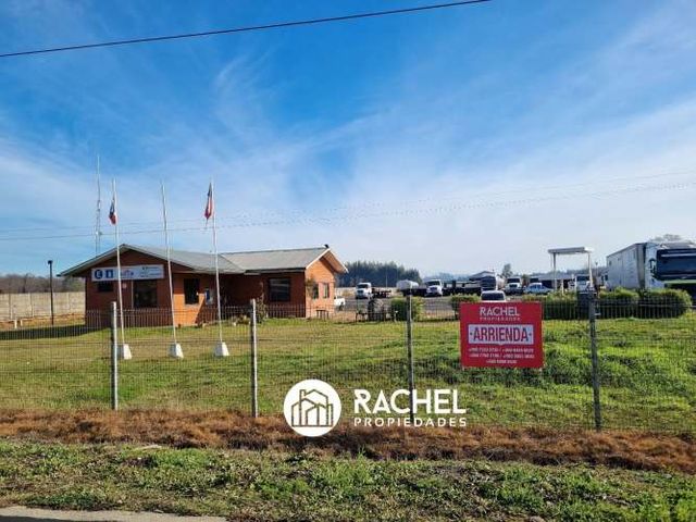 SE ARRIENDA PROPIEDAD COMERCIAL CON 80 METROS DE FRENTE